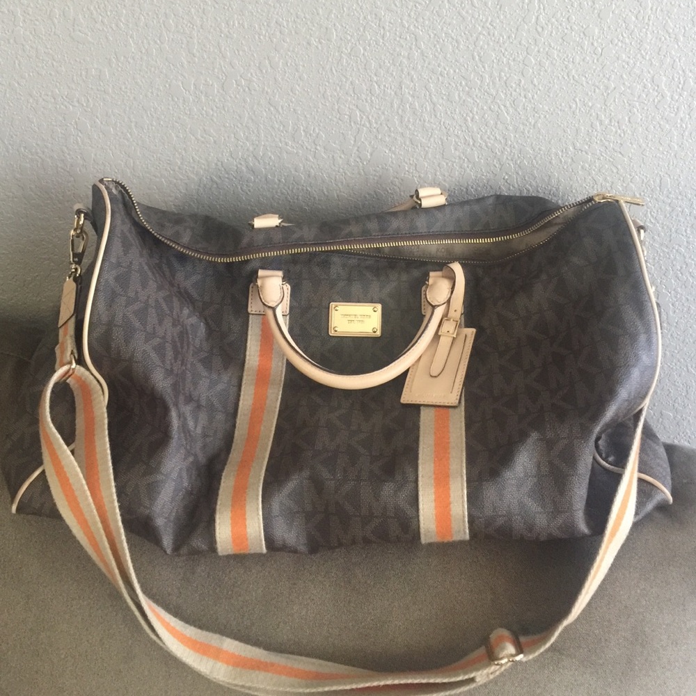 - Final Sale!!!Authentic Michael kors duffle…